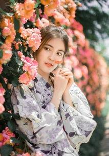 吃瓜和服女孩,吃瓜女孩与服女孩的时尚碰撞